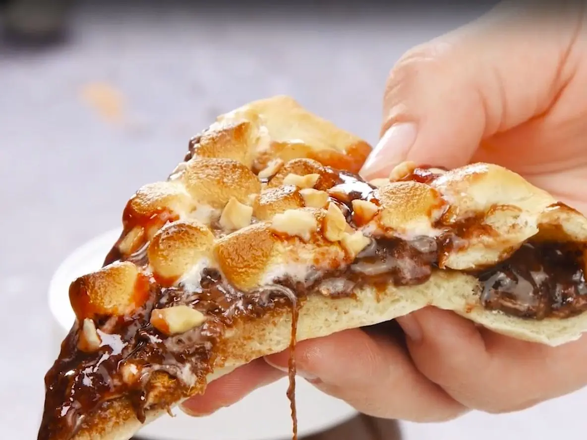 How to Make Nutella Pizza in a Pizza Oven