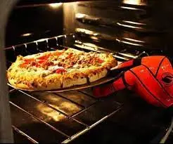 How to Remove Pizza from the Oven Rack